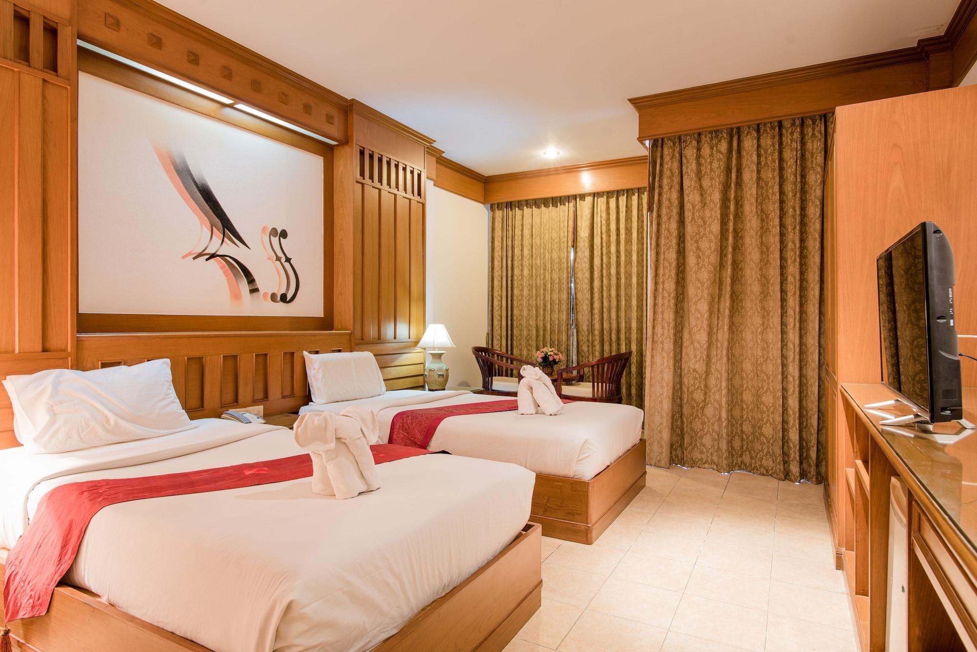 Cello Hotel Patong Buitenkant foto