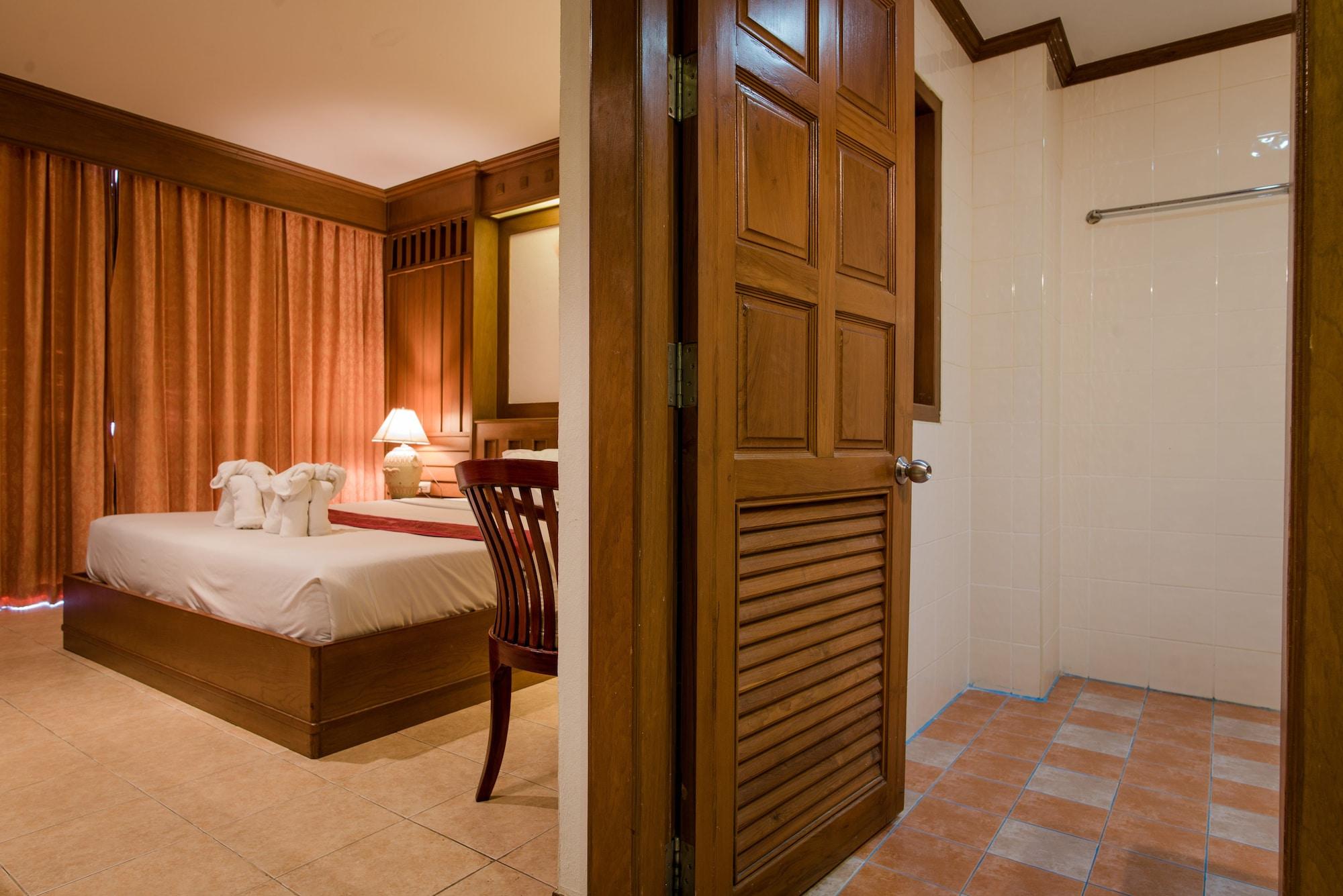 Cello Hotel Patong Buitenkant foto
